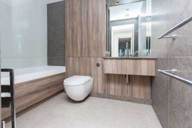 Townmead Road, Imperial Wharf, Fulham - SW6 view 5