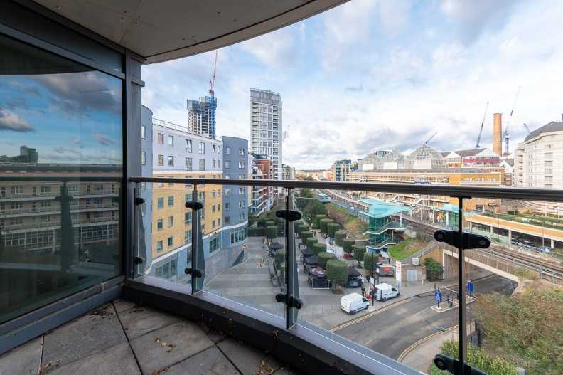2 bedrooms apartments/flats to sale in Townmead Road, Imperial Wharf, Fulham-image 4