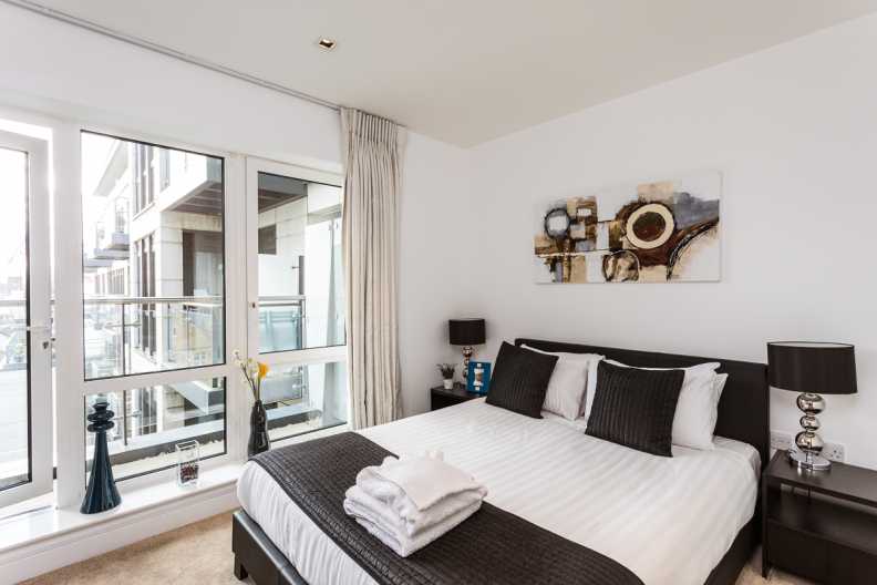 2 bedrooms apartments/flats to sale in Dickens Yard, Ealing-image 9