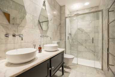 Kew Bridge Road, Brentford - TW8 view 16