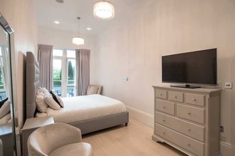 2 bedrooms apartments/flats to sale in Kew Bridge Road, Brentford-image 12