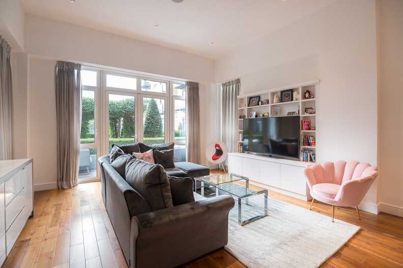 2 bedrooms apartments/flats to sale in Kew Bridge Road, Brentford-image 1