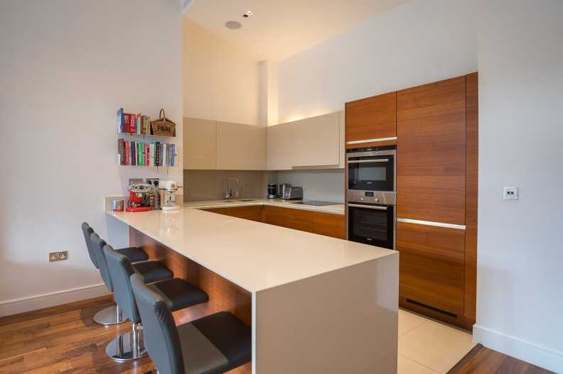2 bedrooms apartments/flats to sale in Kew Bridge Road, Brentford-image 8