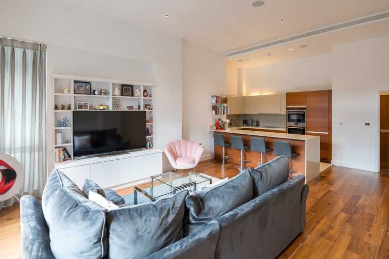 2 bedrooms apartments/flats to sale in Kew Bridge Road, Brentford-image 5