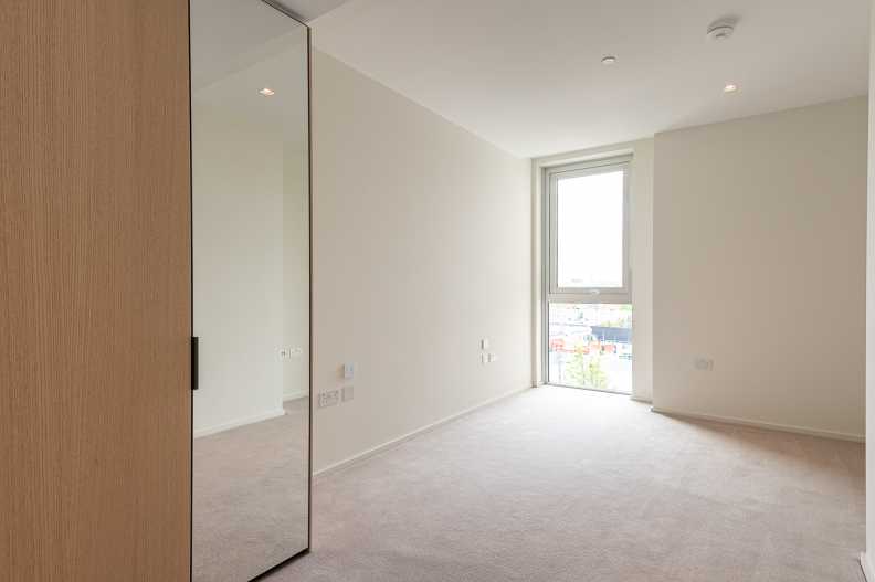 1 bedroom apartments/flats to sale in Lillie Square, Earls Court-image 7