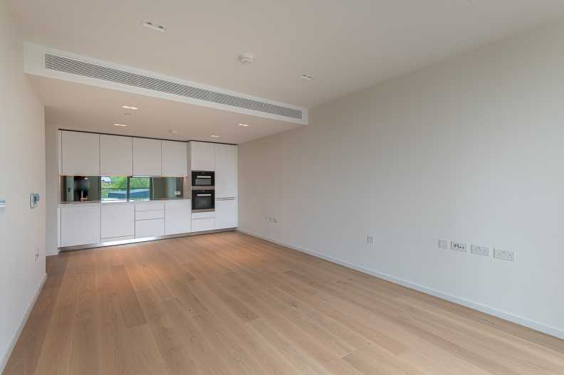 1 bedroom apartments/flats to sale in Lillie Square, Earls Court-image 4