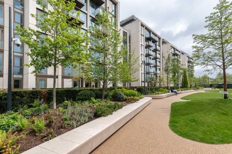 1 bedroom apartments/flats to sale in Lillie Square, Earls Court-image 1