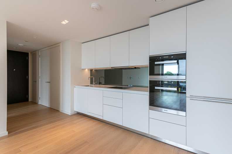 1 bedroom apartments/flats to sale in Lillie Square, Earls Court-image 3