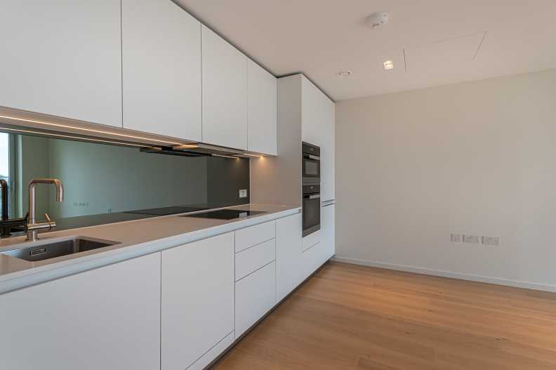 1 bedroom apartments/flats to sale in Lillie Square, Earls Court-image 6