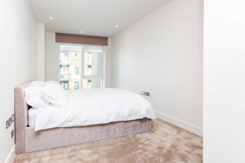 2 bedrooms apartments/flats to sale in Parr's Way, Fulham Reach, Hammersmith-image 5