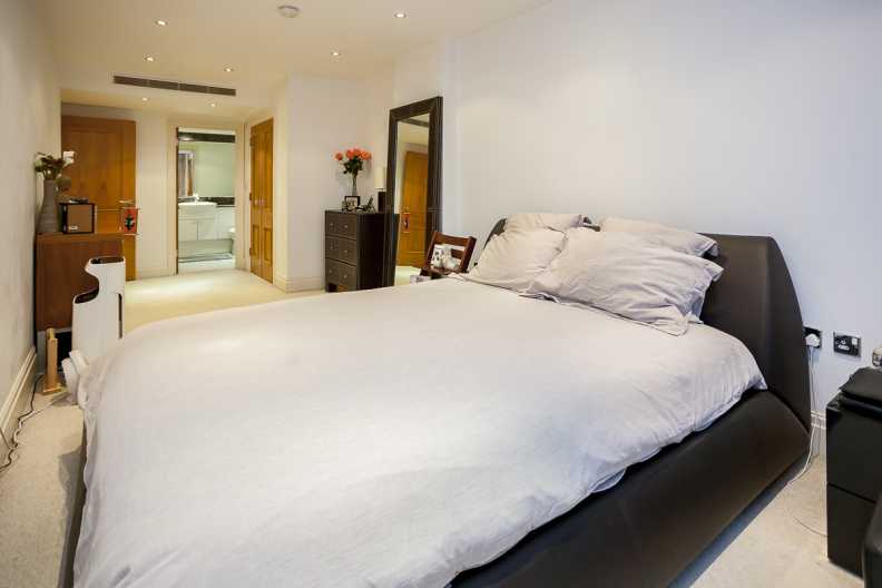 2 bedrooms apartments/flats to sale in The Boulevard, Imperial Wharf, Fulham-image 20