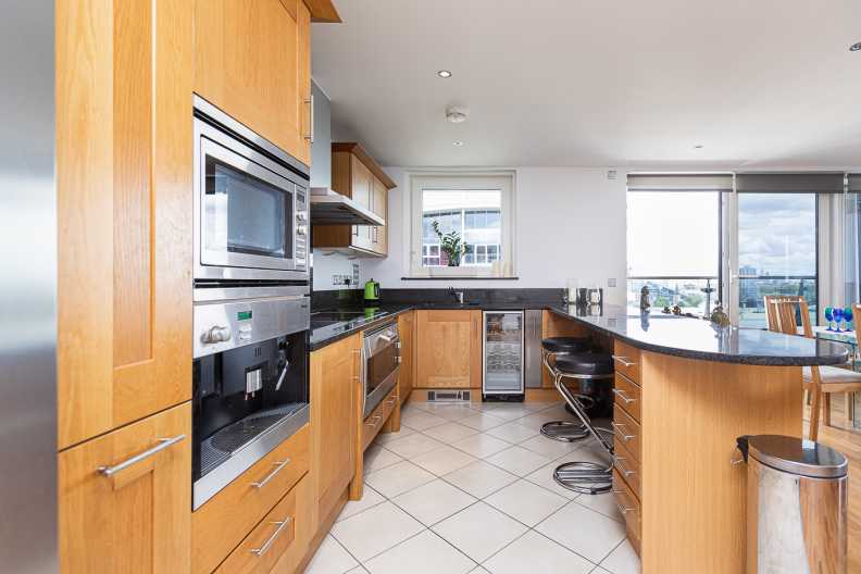 2 bedrooms apartments/flats to sale in Lensbury Avenue, Imperial Wharf, Fulham-image 13