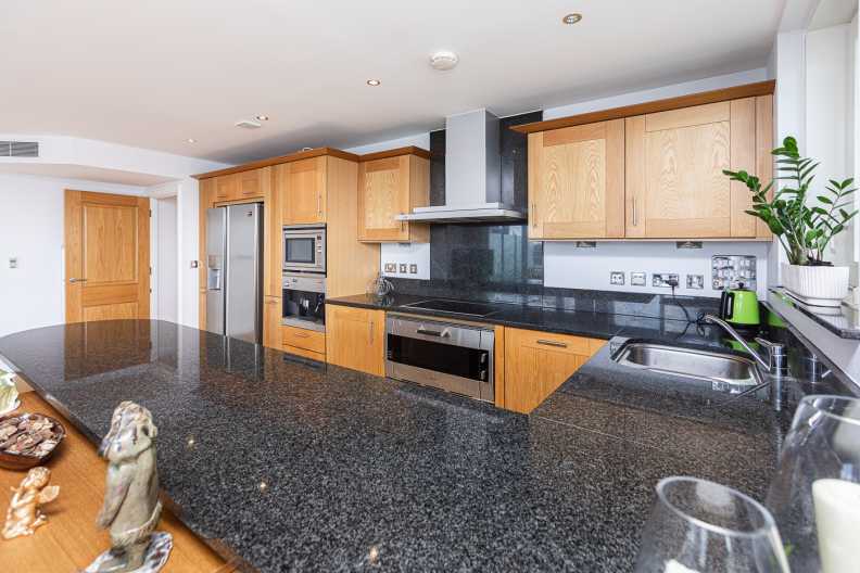 2 bedrooms apartments/flats to sale in Lensbury Avenue, Imperial Wharf, Fulham-image 14