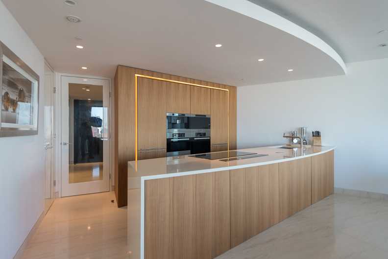3 bedrooms apartments/flats to sale in St. George Wharf, St. George, Vauxhall-image 15