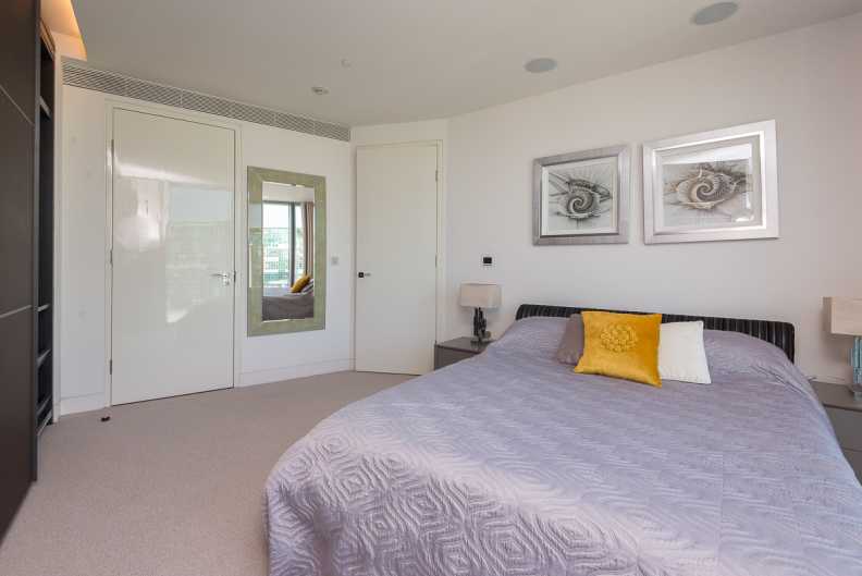 3 bedrooms apartments/flats to sale in St. George Wharf, St. George, Vauxhall-image 20