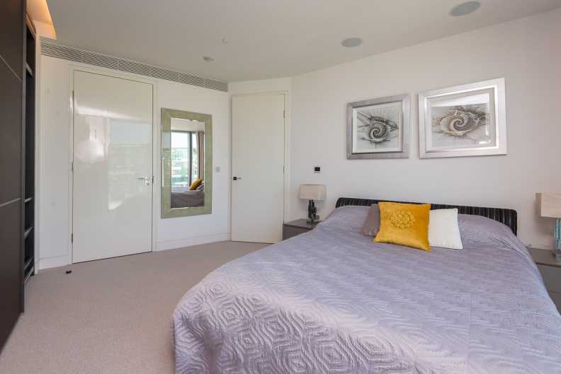 3 bedrooms apartments/flats to sale in St. George Wharf, Vauxhall-image 15