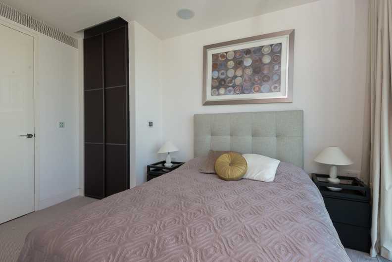 3 bedrooms apartments/flats to sale in St. George Wharf, Vauxhall-image 16
