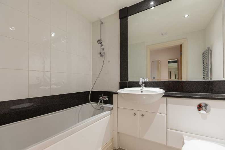 2 bedrooms apartments/flats to sale in The Boulevard, Imperial Wharf-image 7