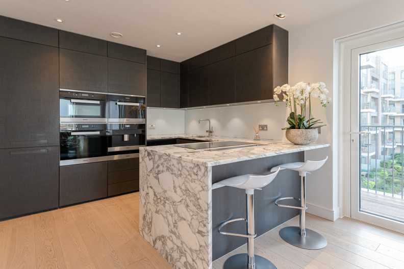 2 bedrooms apartments/flats to sale in Thurstan Street, Chelsea Creek, Fulham-image 3