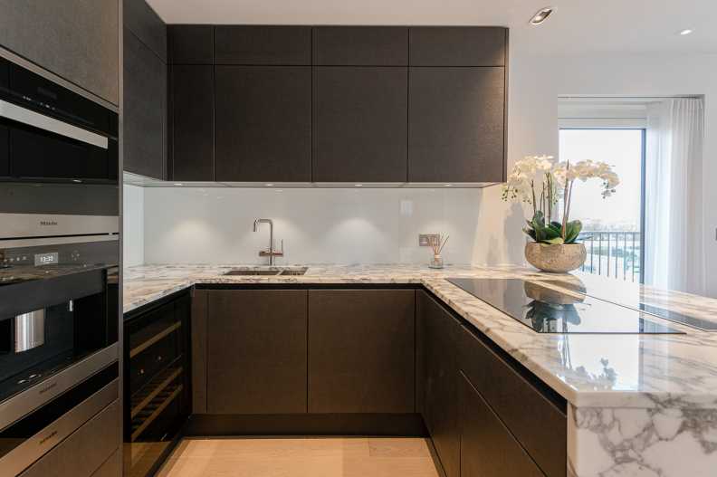 2 bedrooms apartments/flats to sale in Thurstan Street, Chelsea Creek, Fulham-image 4