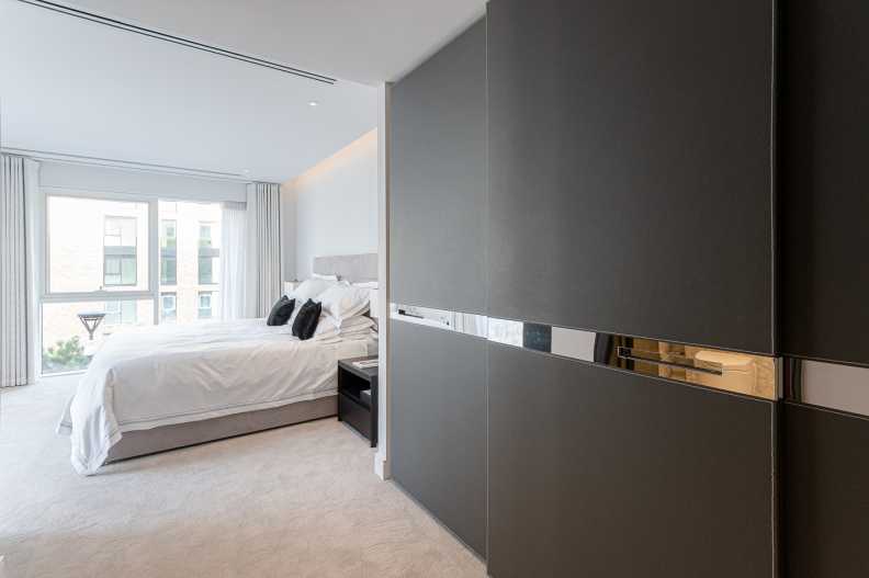 2 bedrooms apartments/flats to sale in Thurstan Street, Chelsea Creek, Fulham-image 11
