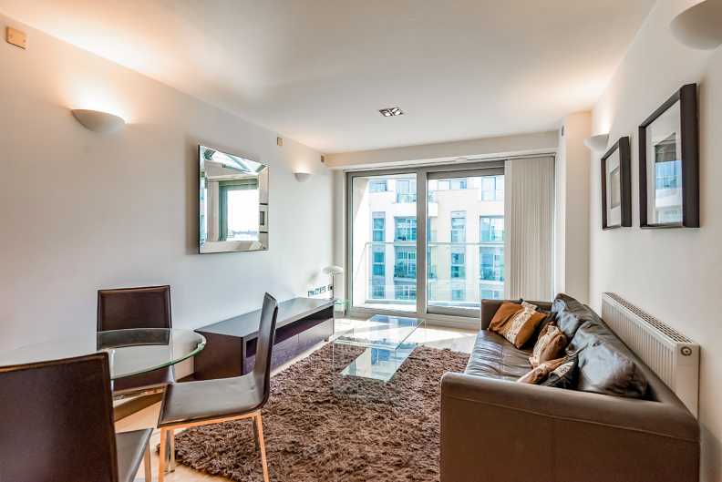 1 bedroom apartments/flats to sale in Bridges Court Road, Battersea-image 3