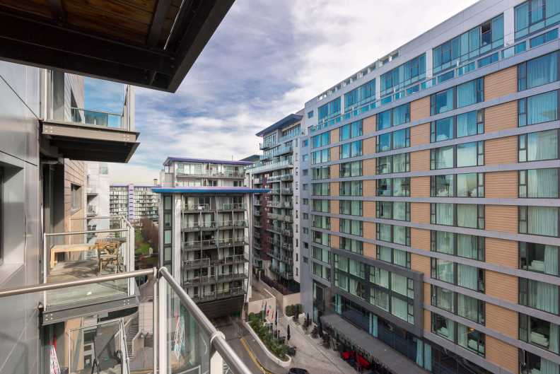 1 bedroom apartments/flats to sale in Queenstown Road, Battersea Park, Nine Elms-image 3