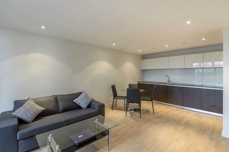 1 bedroom apartments/flats to sale in Pump House Crescent, Brentford, Greater London-image 2