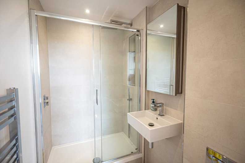2 bedrooms apartments/flats for sale in Lismore Boulevard, Colindale Gardens, Colindale - NW9 view 6