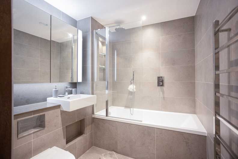 2 bedrooms apartments/flats for sale in Malthouse Road, Nine Elms - SW11 view 6