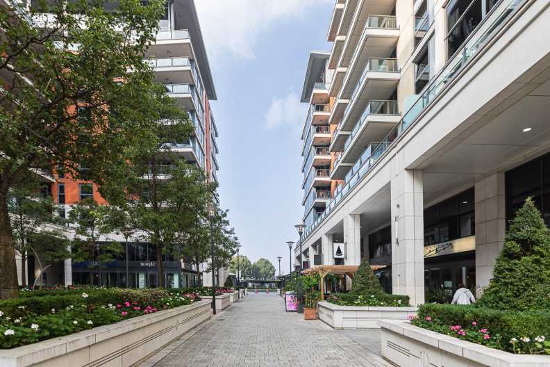 2 bedrooms apartments/flats to sale in Harbour Reach, The Boulevard, Imperial Wharf-image 1