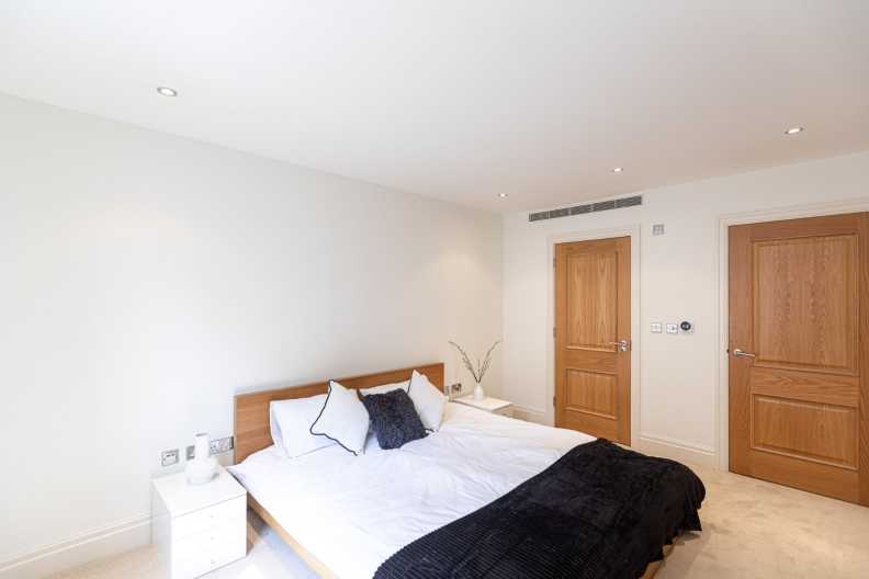 2 bedrooms apartments/flats to sale in Harbour Reach, The Boulevard, Imperial Wharf-image 18