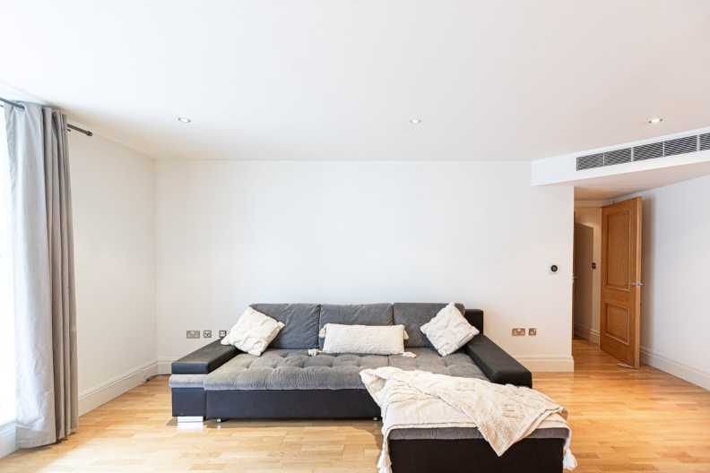 2 bedrooms apartments/flats to sale in Harbour Reach, The Boulevard, Imperial Wharf-image 13