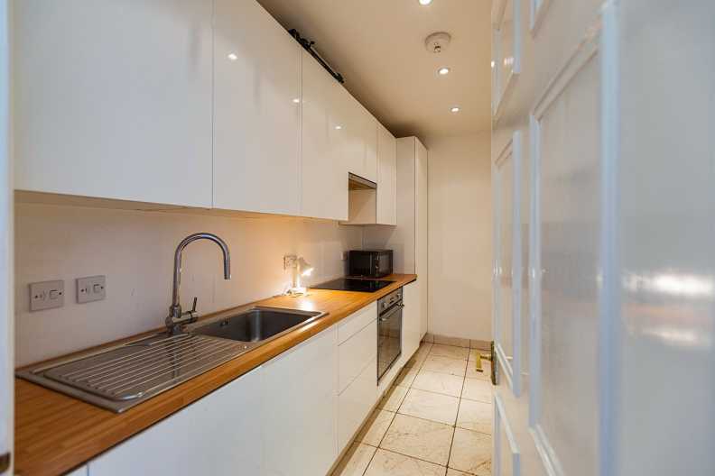 2 bedrooms apartments/flats to sale in Ifield Road, Chelsea, London-image 3