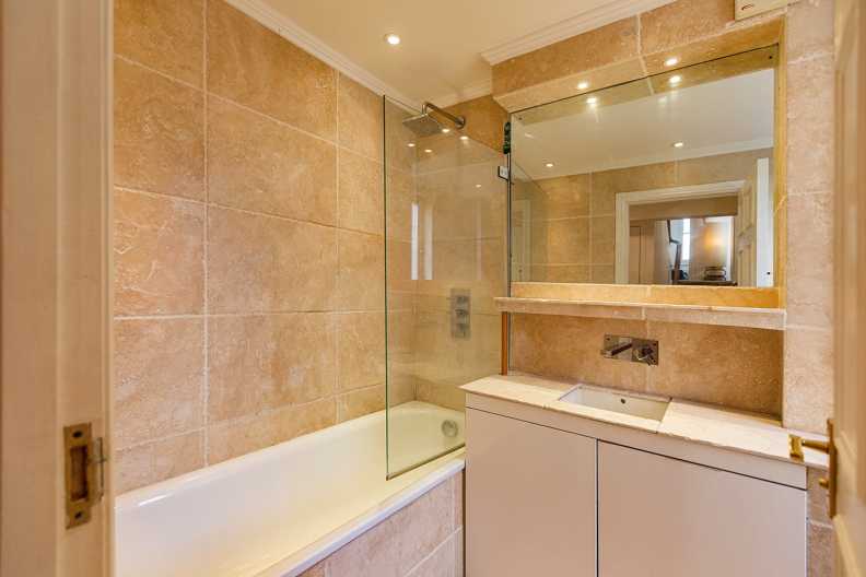 2 bedrooms apartments/flats to sale in Ifield Road, Chelsea, London-image 6