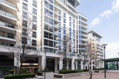 The Boulevard, Imperial Wharf, Fulham - SW6 view 15