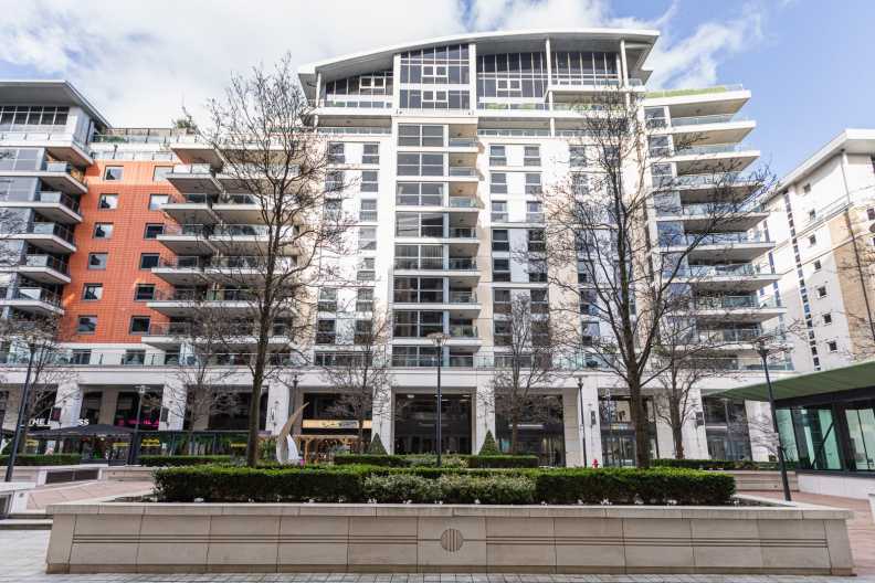 2 bedrooms apartments/flats to sale in The Boulevard, Imperial Wharf, Fulham-image 1