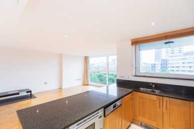The Boulevard, Imperial Wharf, Fulham - SW6 view 3