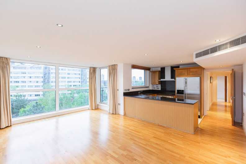 2 bedrooms apartments/flats to sale in The Boulevard, Imperial Wharf, Fulham-image 2