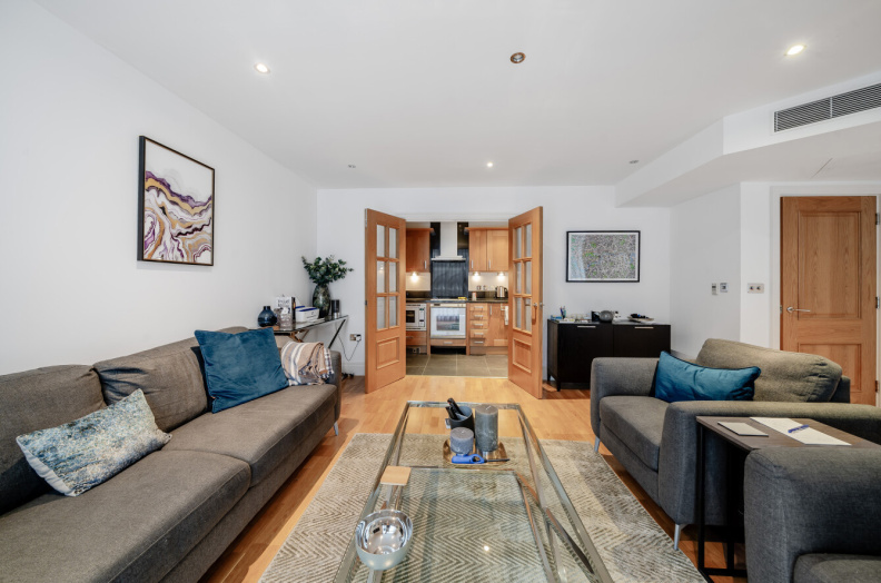 2 bedrooms apartments/flats to sale in The Boulevard, Imperial Wharf-image 11