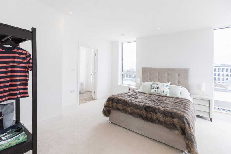 3 bedrooms apartments/flats to sale in Staines Road, Hounslow-image 17