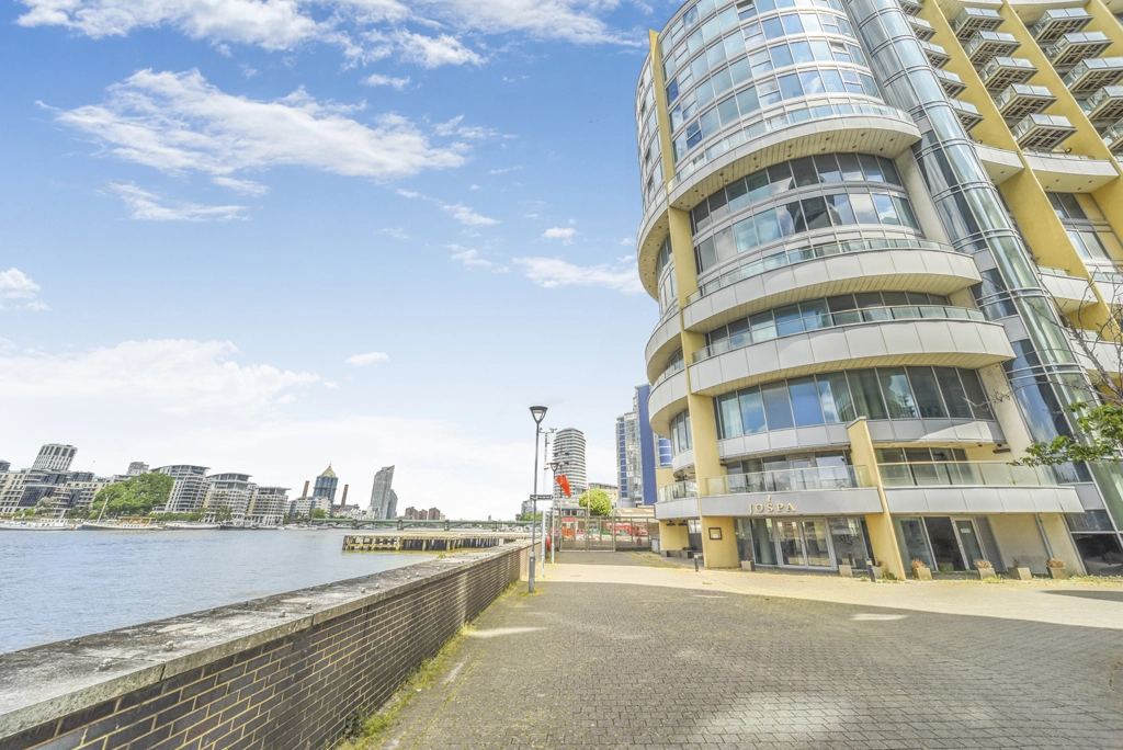2 bedrooms apartments/flats for sale in Bridges Court Road, Battersea - SW11 view 9