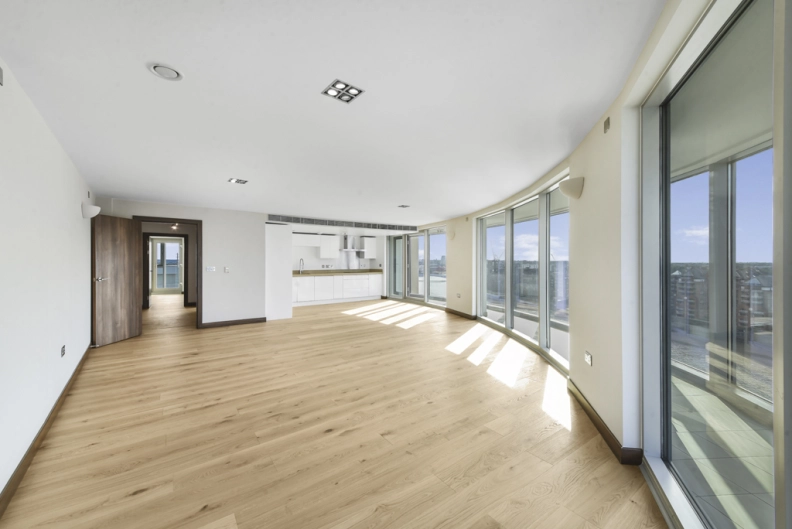 2 bedrooms apartments/flats for sale in Bridges Court Road, Battersea - SW11 view 10