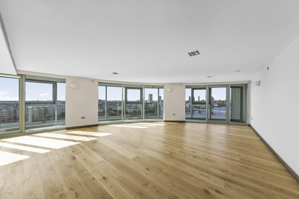 2 bedrooms apartments/flats for sale in Bridges Court Road, Battersea - SW11 view 2