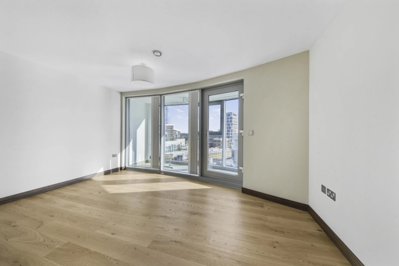 2 bedrooms apartments/flats for sale in Bridges Court Road, Battersea - SW11 view 12