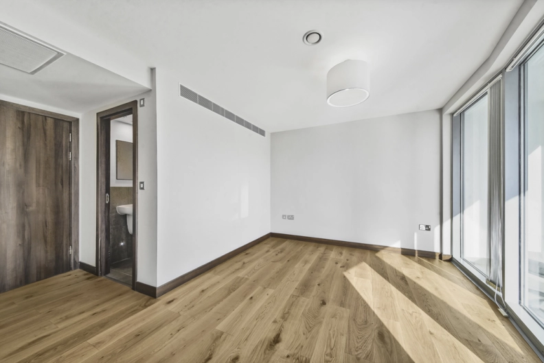 2 bedrooms apartments/flats for sale in Bridges Court Road, Battersea - SW11 view 13