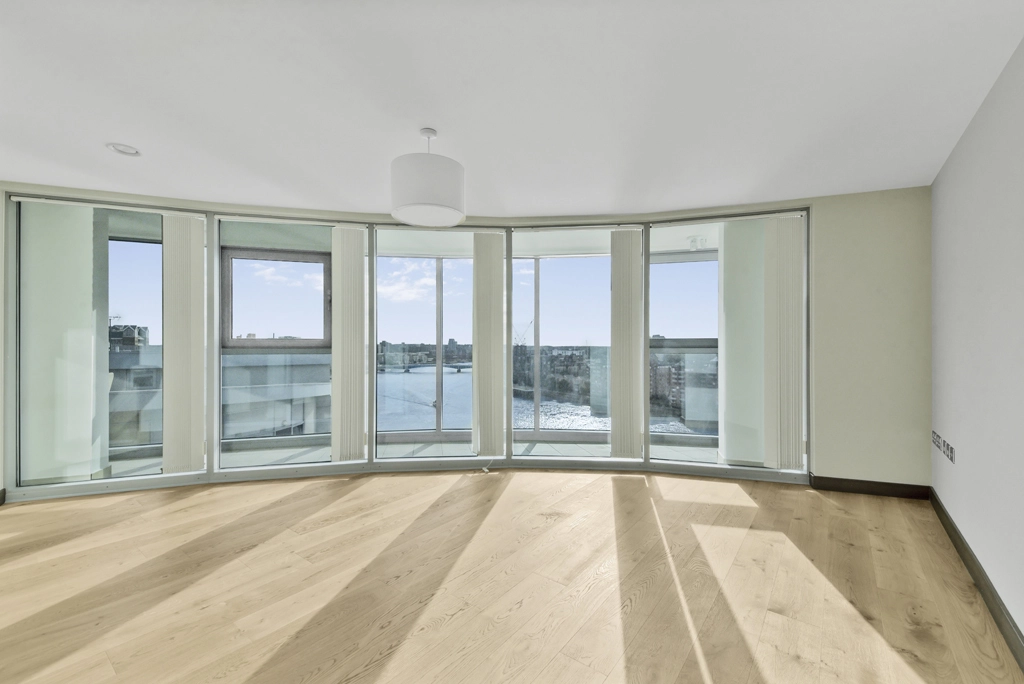 2 bedrooms apartments/flats for sale in Bridges Court Road, Battersea - SW11 view 3
