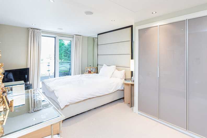 3 bedrooms apartments/flats to sale in Lensbury Avenue, Imperial Wharf-image 10