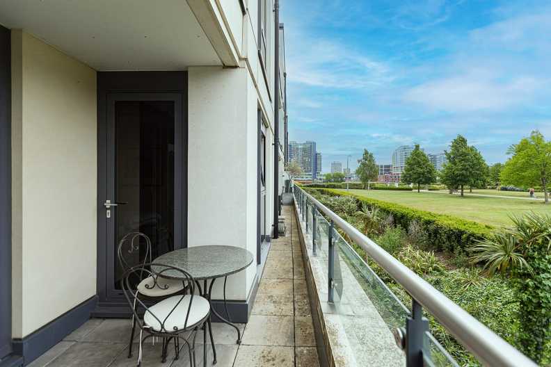 3 bedrooms apartments/flats to sale in Lensbury Avenue, Imperial Wharf-image 11