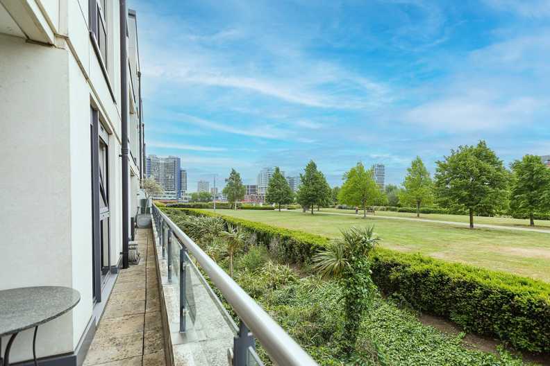 3 bedrooms apartments/flats to sale in Lensbury Avenue, Imperial Wharf-image 33